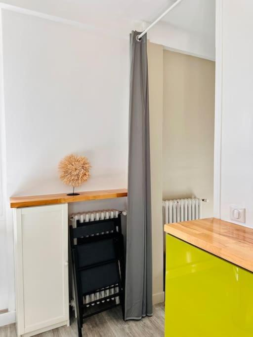Appartement Vue Tour Eiffel Ligne 14 A Cote De Paris ジャンティイ エクステリア 写真