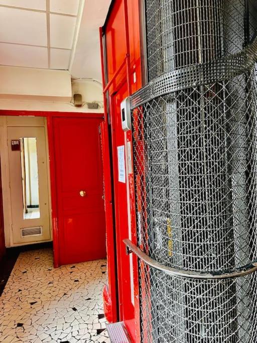 Appartement Vue Tour Eiffel Ligne 14 A Cote De Paris ジャンティイ エクステリア 写真