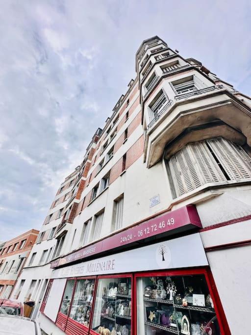 Appartement Vue Tour Eiffel Ligne 14 A Cote De Paris ジャンティイ エクステリア 写真