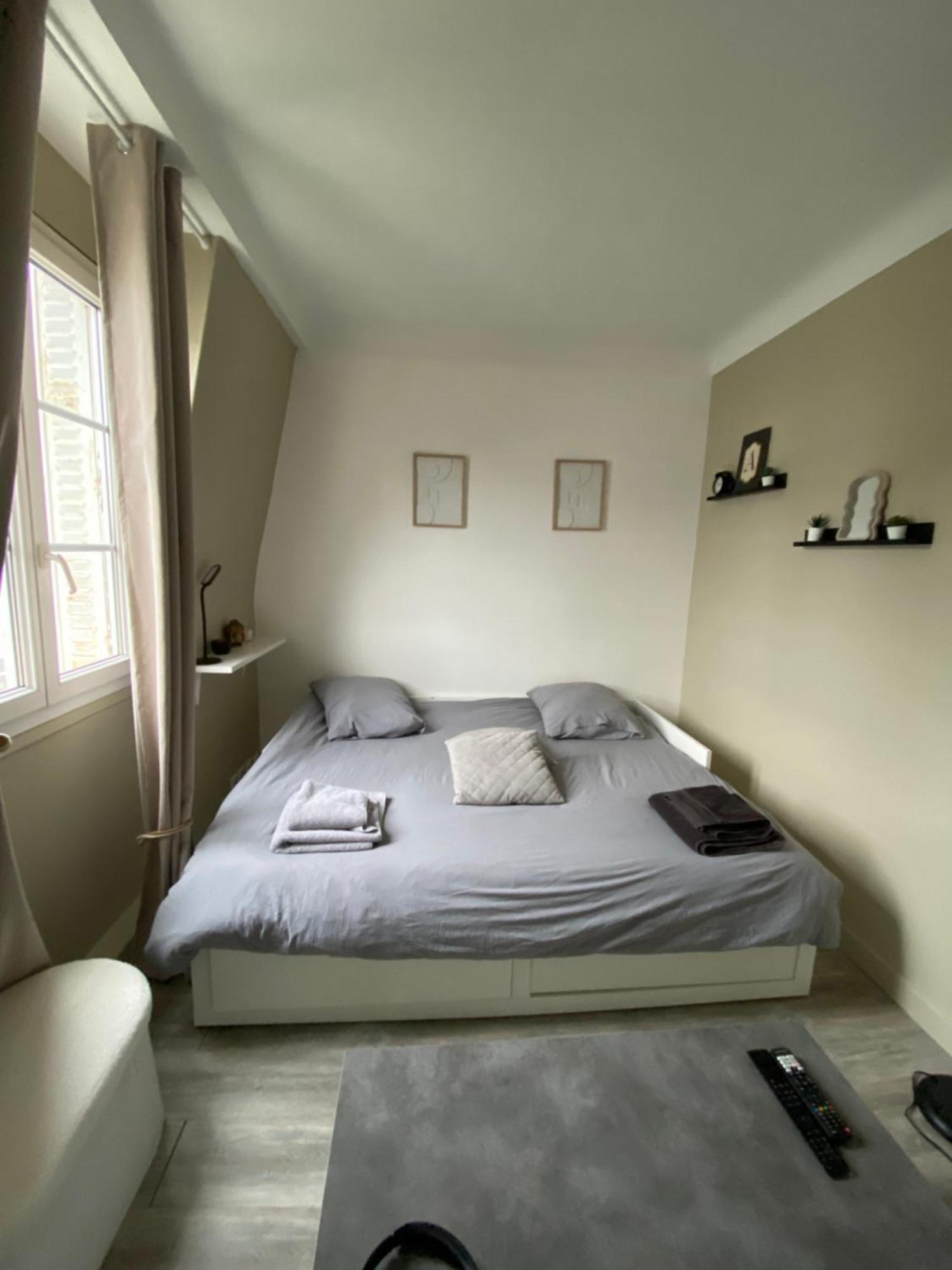 Appartement Vue Tour Eiffel Ligne 14 A Cote De Paris ジャンティイ エクステリア 写真